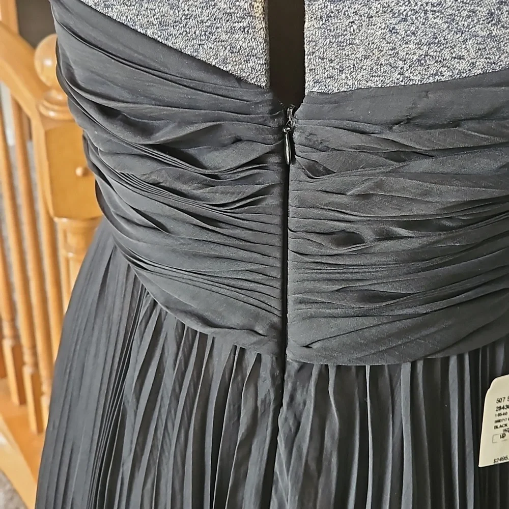 Saks Fifth Avenue black pleated gown - Picture 4 of 8